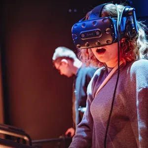 Am 2. Juni eröffnet das Discovery Dock mit seinen Virtual-Reality-Erlebnissen neu – und einige Besucher:innen haben die Ausstellung schon getestet.