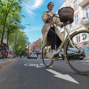 MOPO-Reporterin Samira Debbeler testete die neue Fahrradstraße.