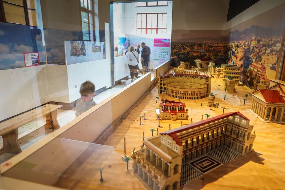 Die Lego-Ausstellung im Auswanderermuseum führt auch ins Alte Rom.