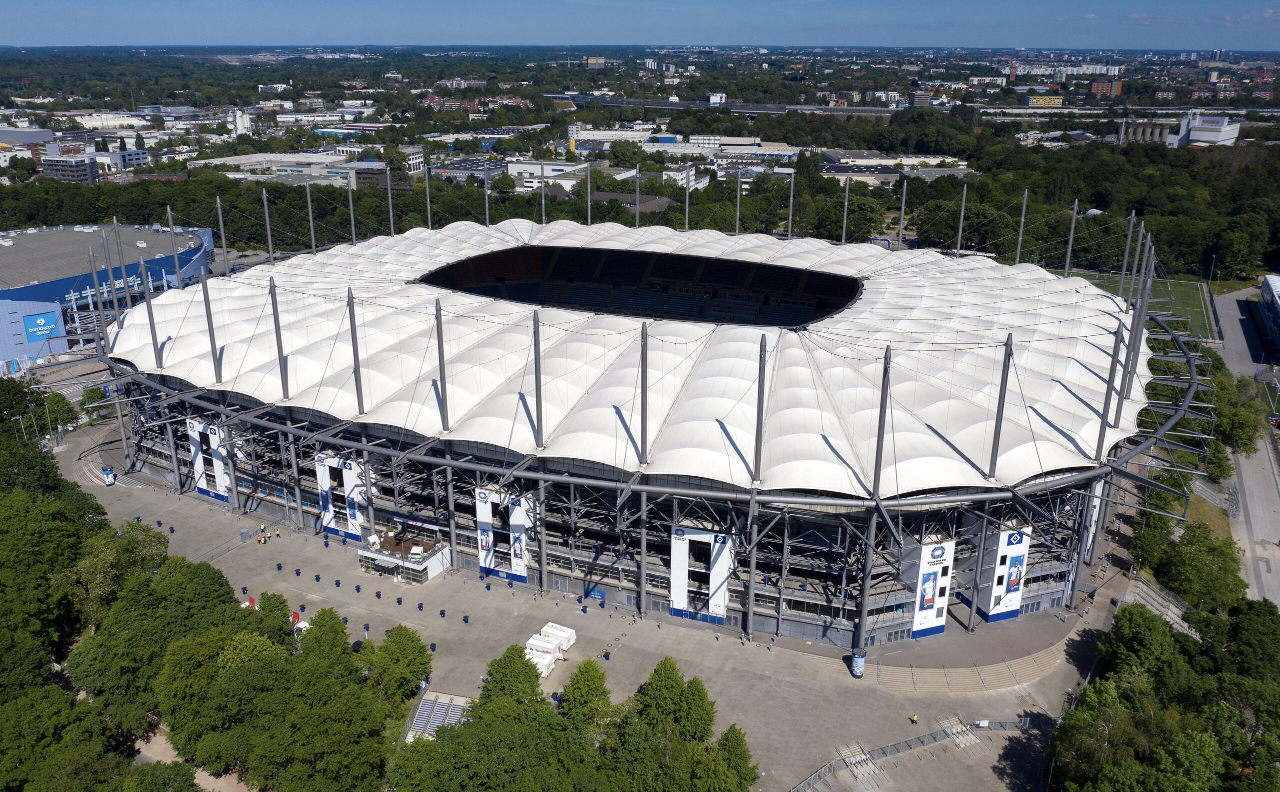 Für mehrere Millionen Euro muss das Volksparkstadion bis zur EM 2024 auf Vordermann gebracht werden