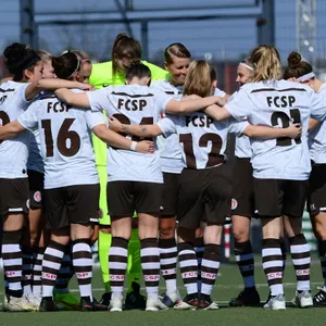 St. Paulis Fußballerinnen bleiben in der Regionalliga.