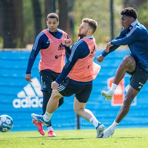 Alidou (r.) wird den HSV verlassen. Auch bei Gyamerah (l.) und Wintzheimer ist die Tendenz klar.