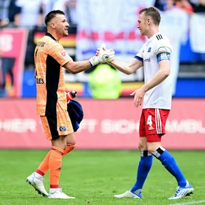 Daniel Heuer Fernandes und Sebastian Schonlau vom HSV