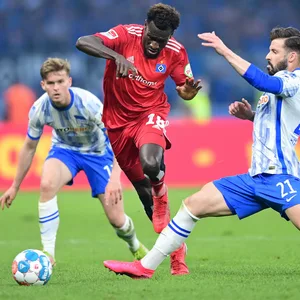 HSV-Profi Bakery Jatta beim 1:0-Hinspielsieg in Berlin
