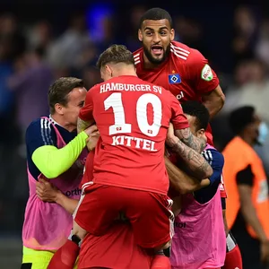 Der HSV geht mit einem 1:0-Sieg gegen Hertha in das Rückspiel um den Aufstieg in die Bundesliga.
