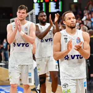 Towers-Spieler verabschieden sich von ihren Fans