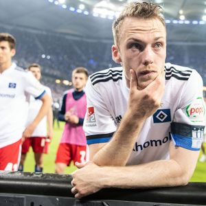 Trauer, aber auch schon der Blick in die Zukunft bei HSV-Kapitän Sebastian Schonlau