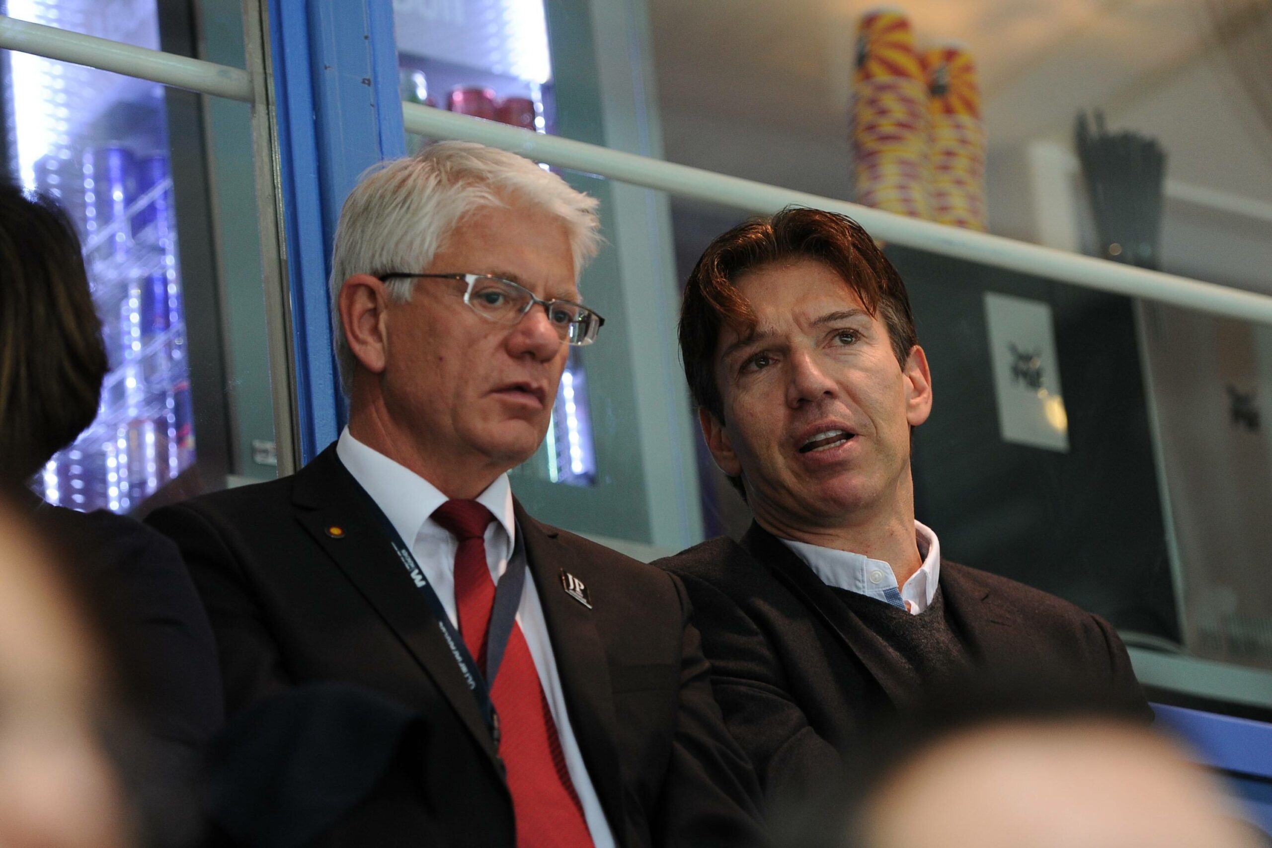 Franz Reindl (l.) beim Besuch einer Eishockey-Partie