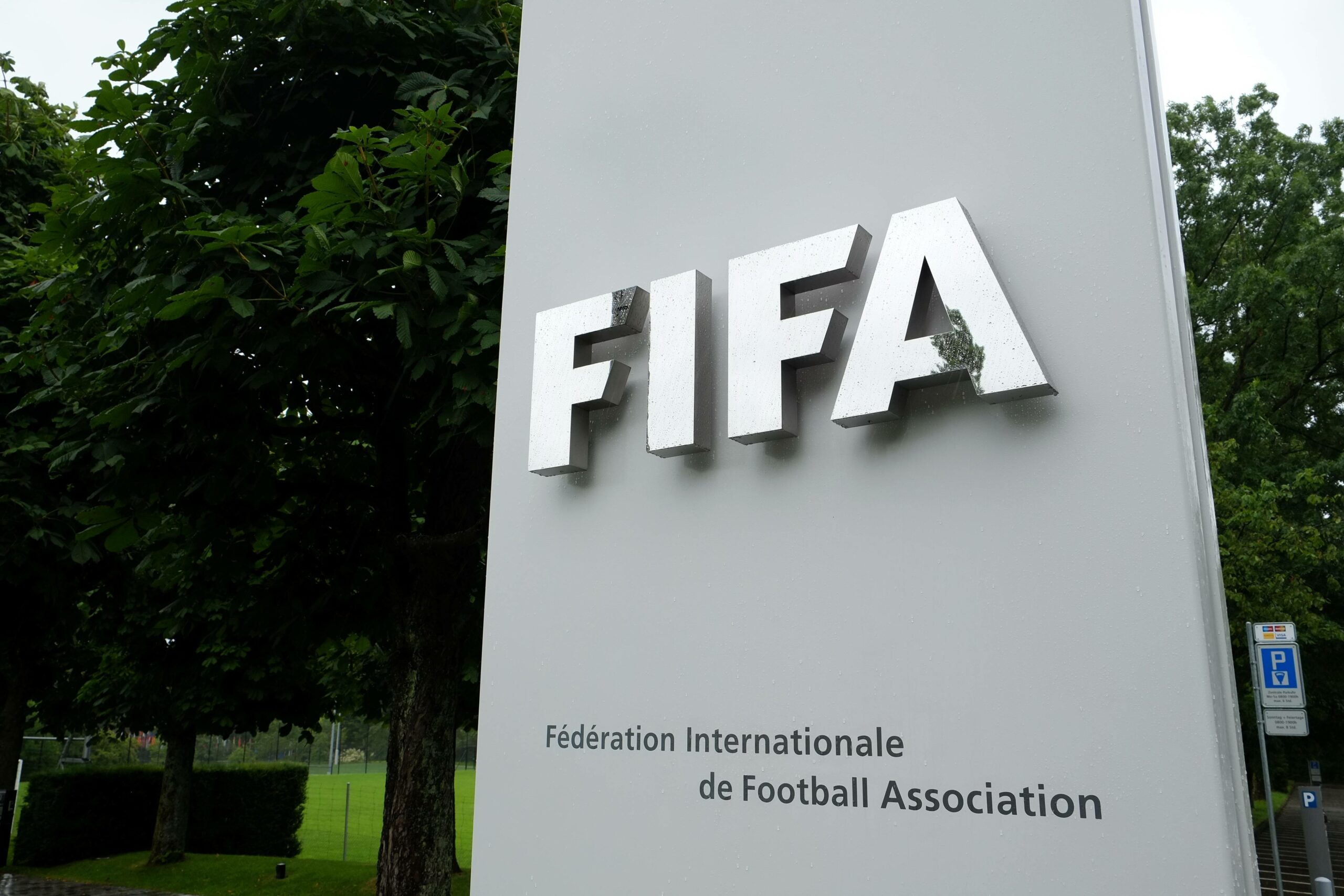 FIFA-Schriftzug vor dem Hauptquartier des Weltverbandes