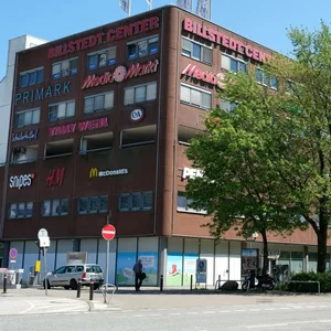 Die Otto-Familie will den Immobilienkonzern Deutsche Euroshop, zu dem auch das Billstedt-Center gehört, übernehmen. (Archivbild)