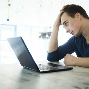 Student vor Laptop