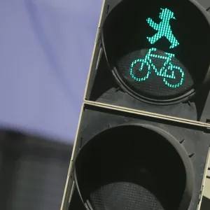 Fußgänger und Radfahrer sollen mithilfe des Bündnisses in Hamburg Vorrang erhalten.