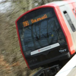 Auf der U3 fahren zwischen St. Pauli und Baumwall ab Freitagabend Busse statt Bahnen. (Symbolbild)