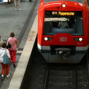 Die App des HVV hat am Dienstagmorgen gestreikt: Ein Ticketkauf war vorübergehend nicht möglich. (Symbolbild)