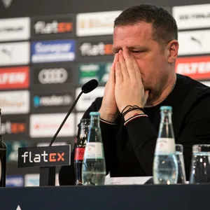 Ehemaliger Sportdirektor bei seiner letzten Pressekonferenz im Januar, bei welcher er seinen Rücktritt bekannt gab