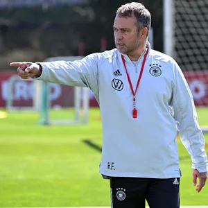 DFB-Trainer Hansi Flick auf dem Trainingsplatz