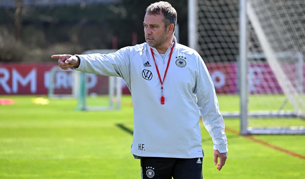 DFB-Trainer Hansi Flick auf dem Trainingsplatz