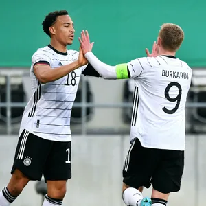 Jamie Leweling und Jonathan Burkardt