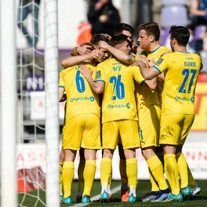 Spieler von Eintracht Braunschweig beim Torjubel