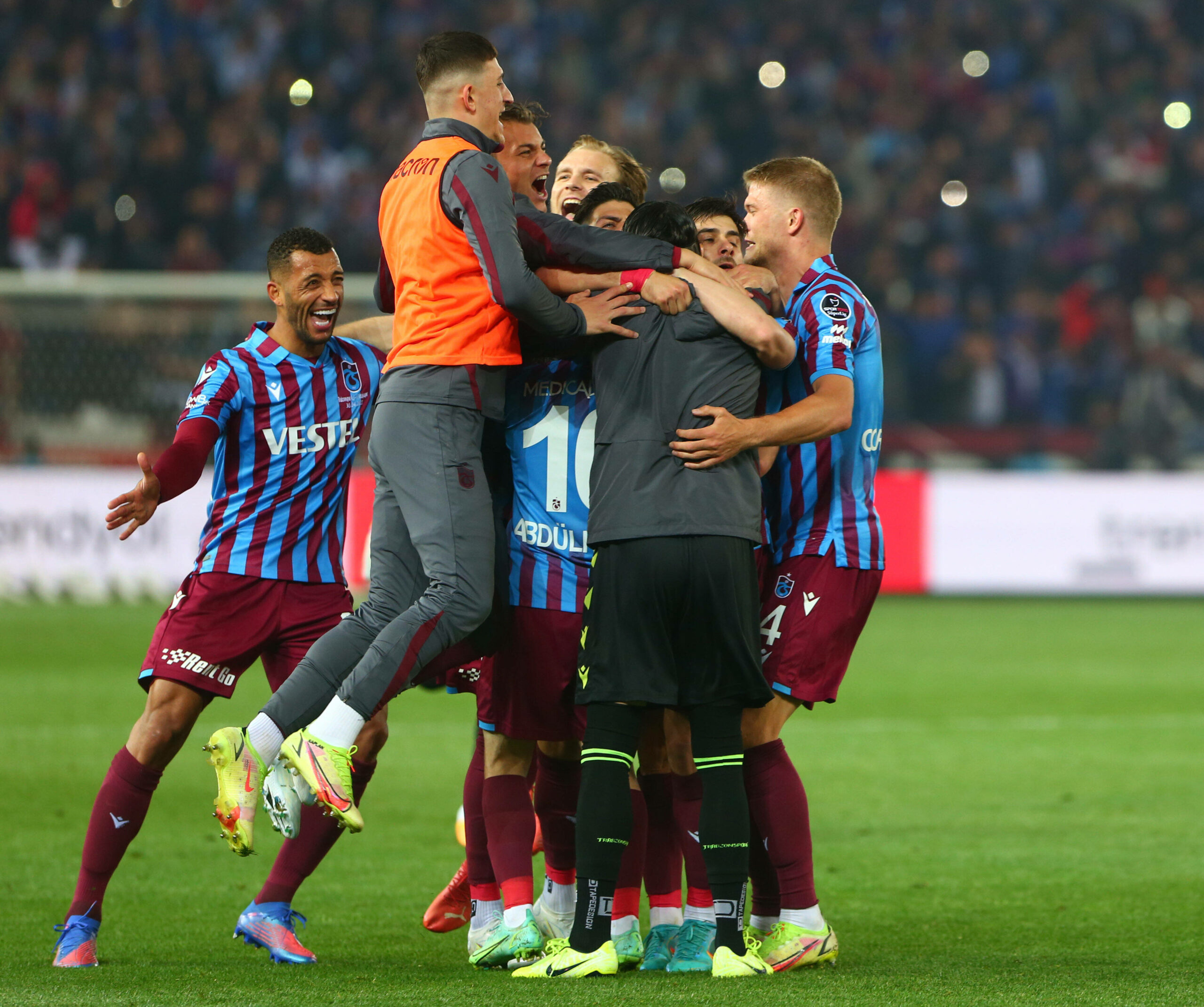 Die Spieler von Trabzonspor beim Jubeln