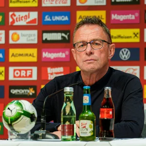 Ralf Rangnick bei einer Pressekonferenz.