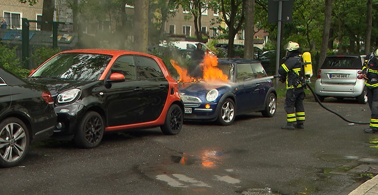 Flammen aus Auto in Billstedt – ∫randstiftung nicht ausgeschlossen
