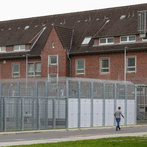 Neben Schleswig-Holstein und Mecklenburg-Vorpommern nutzt auch Hamburg die Abschiebehaftanstalt in Glückstadt. (Archivbild)