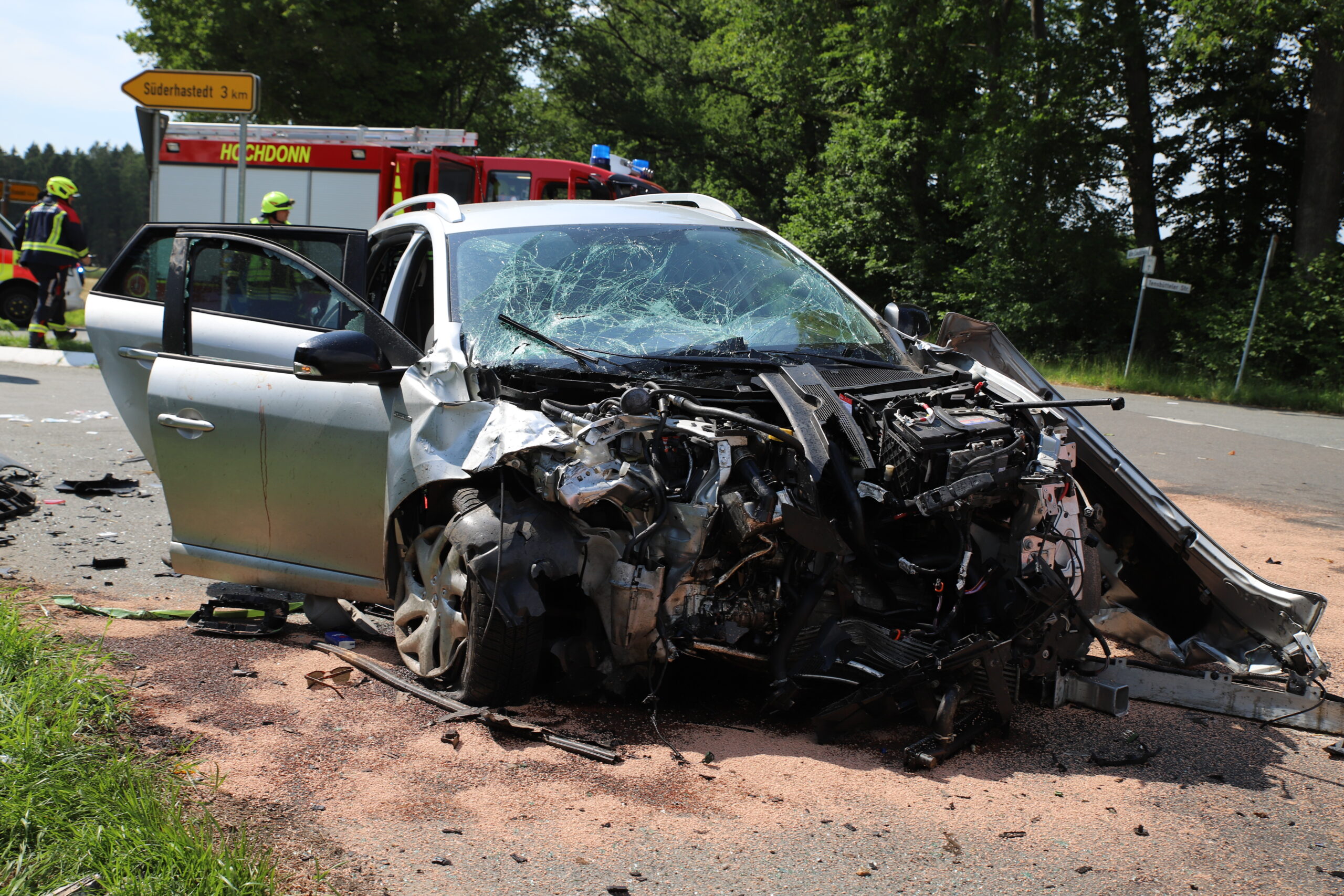 Alle Fahrzeuge erlitten bei dem Unfall Süderhastedt einen Totalschaden.