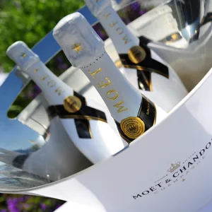 Erneut werden Champagnerflaschen der Marke Moët & Chandon Ice Impérial (3 Liter) zurückgerufen.