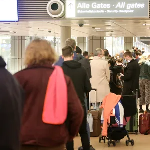 Warteschlange am Hamburg Airport