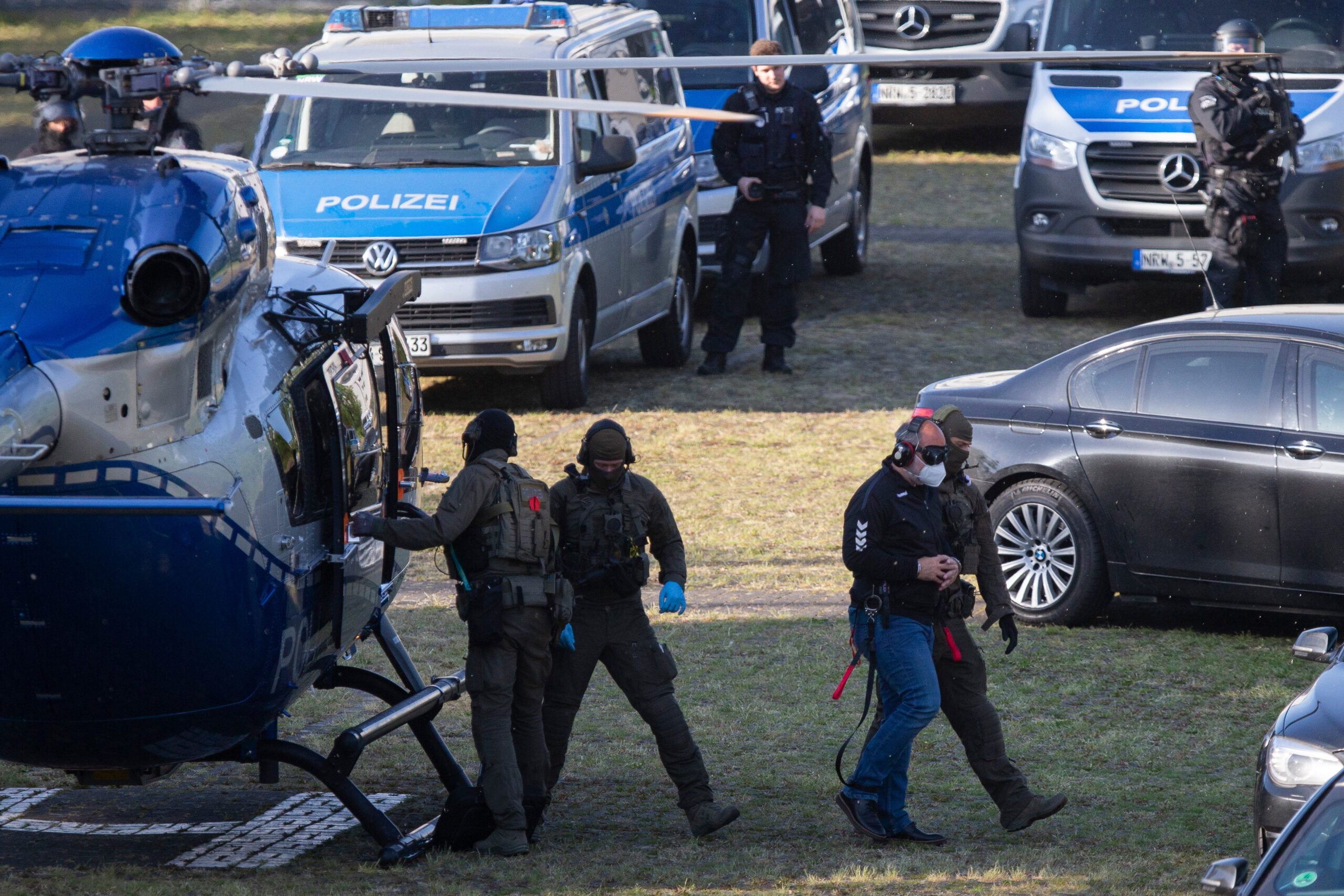 Der Reemtsma-Entführer Thomas Drach nach seiner Ankunft auf dem Gelände der JVA Köln im Mai.