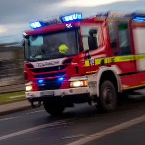 Großalarm in Mölln - Dach von Altenheim brennt