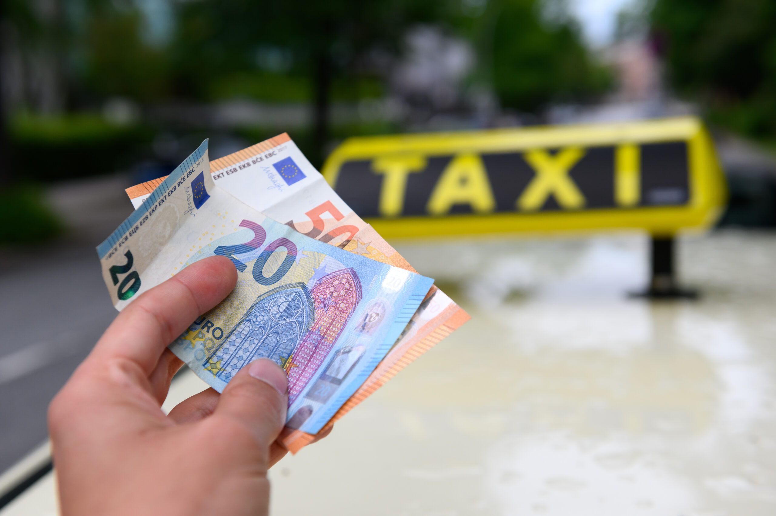 Höhere Grundgebühr und Kilometerpreise: Taxifahren wird in Hamburg teuer.