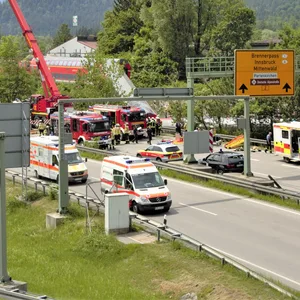 Einsatzkräfte in Garmisch