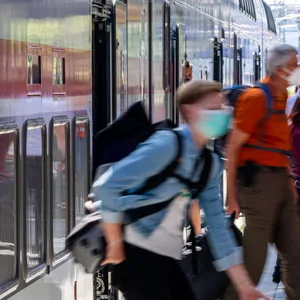 Anreisende Fahrgäste