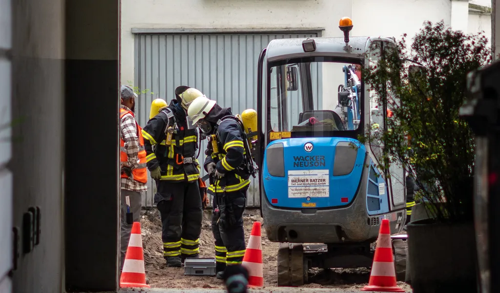 Bagger zerstört Gasleitung – Explosionsgefahr in Uhlenhorst