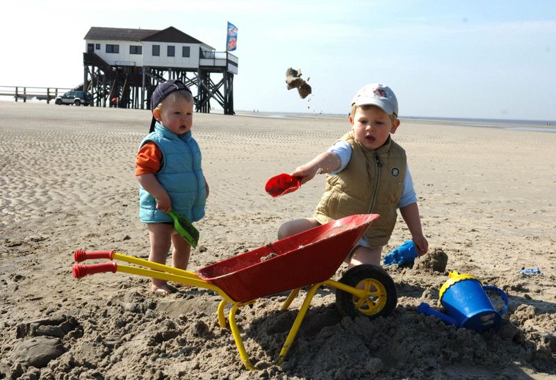 Kinder am Nordseestrand