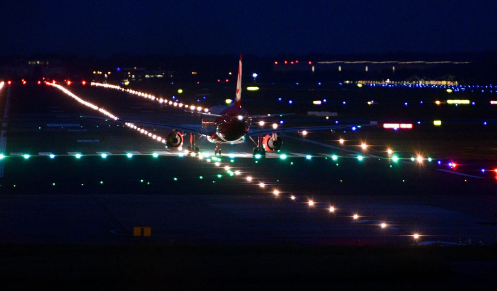 Am vergangenen Wochenende sind vermehrt Flugzeuge nach 23 Uhr am Hamburger Flughafen gelandet.