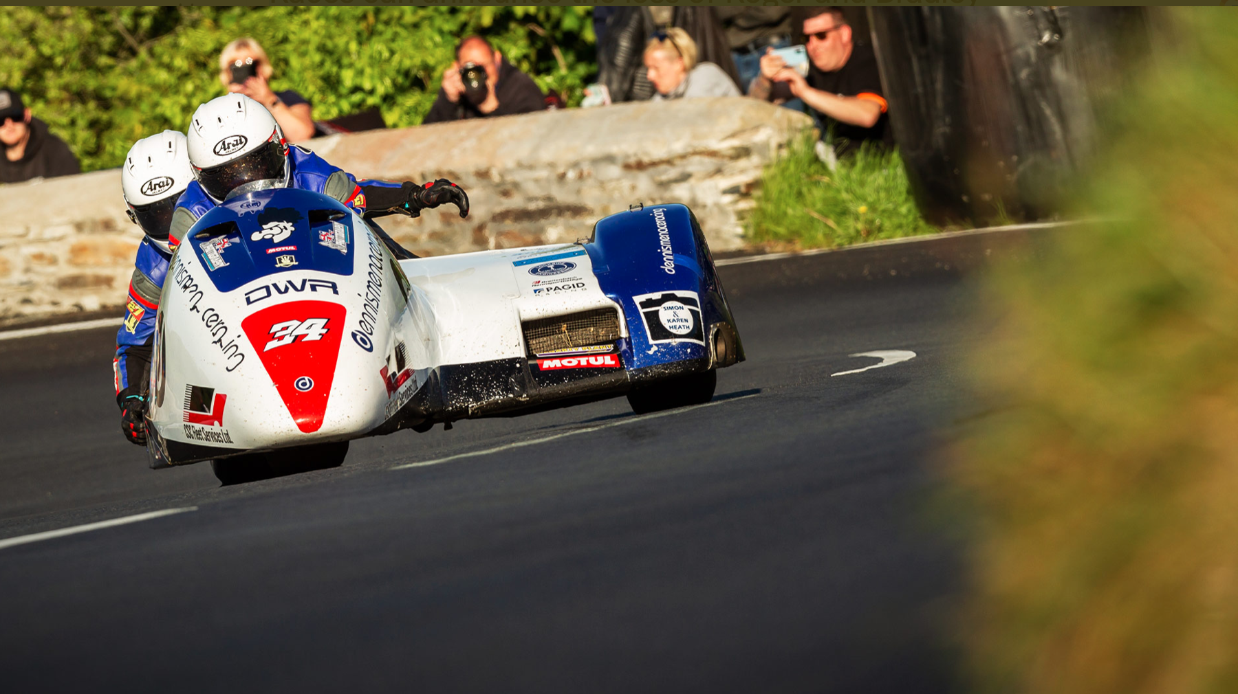 Bei der Tourist Trophy auf der Isle of Man ereignete sich eine echte Tragödie, bei welcher Vater und Sohn tödlich verunglückten