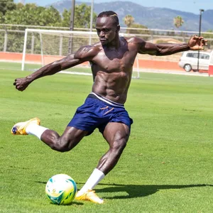 Sadio Mané stieg am Freitag in das Training des FC Bayern ein.