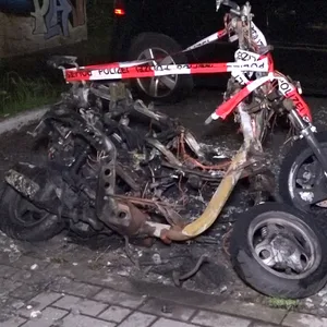 Brandstiftungen in Lurup - Feuerwehr rückt zu drei Bränden in einer Nacht aus.