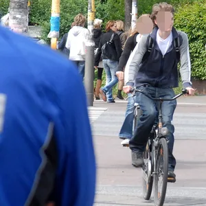 Kontrollen auf beliebter Hamburger Veloroute – viele Verstöße festgestellt