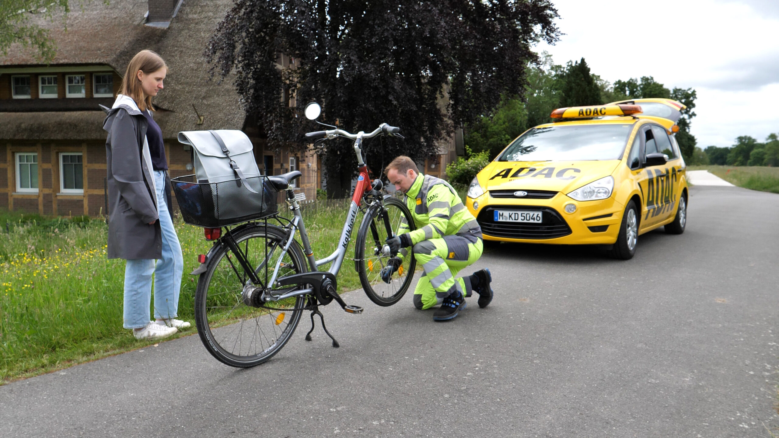 Der ADAC bietet nun auch Pannenhilfe für Radfahrer an.