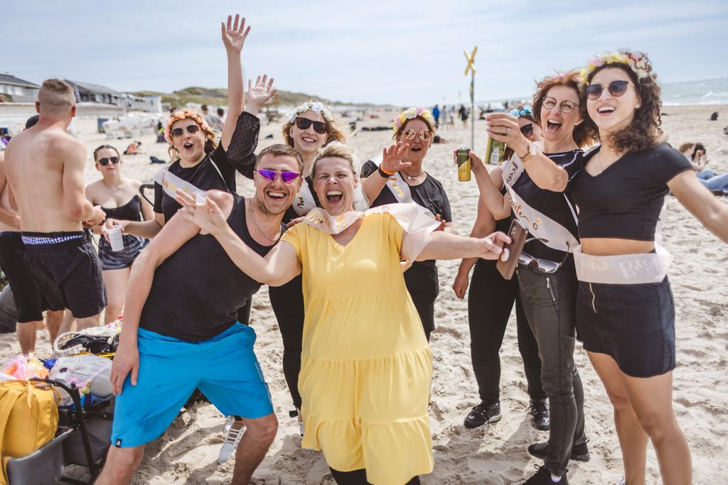 Martina Holst (50) aus Nortorf feiert ihren Junggesellinenabschied auf der Insel.