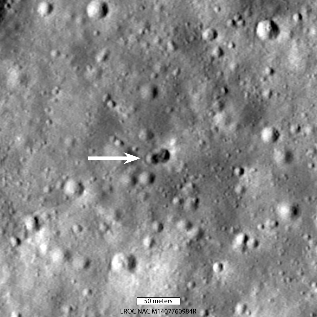 Die Überreste einer Rakete sind nahe des Hertzsprung-Kraters auf dem Mond zu sehen.