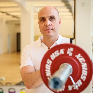 Ernährung, Bewegung, Training: Arlow Pieniak weiß, wie es geht. Er ist der MOPO-Fitmacher.