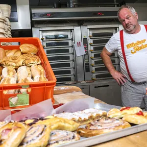 Bäckermeister Heinz Hintelmann sucht händeringend Personal.