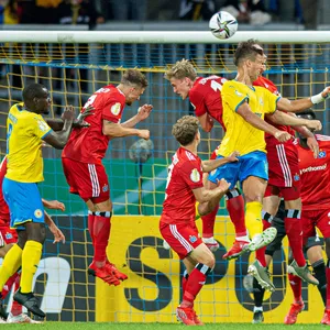 Im August 2021 gastierte der HSV zum DFB-Pokal in Braunschweig und gewann 2:1.