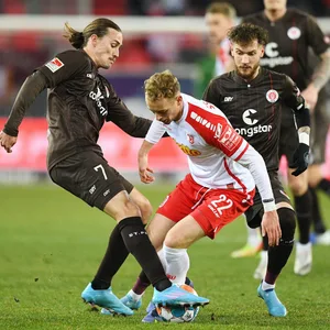 Boukhalfa, St. Pauli