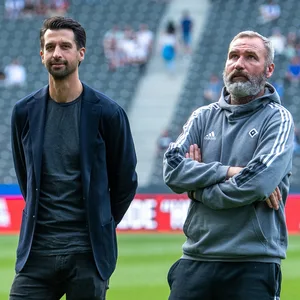 HSV-Sportvorstand Jonas Boldt (l.) und Trainer Tim Walter